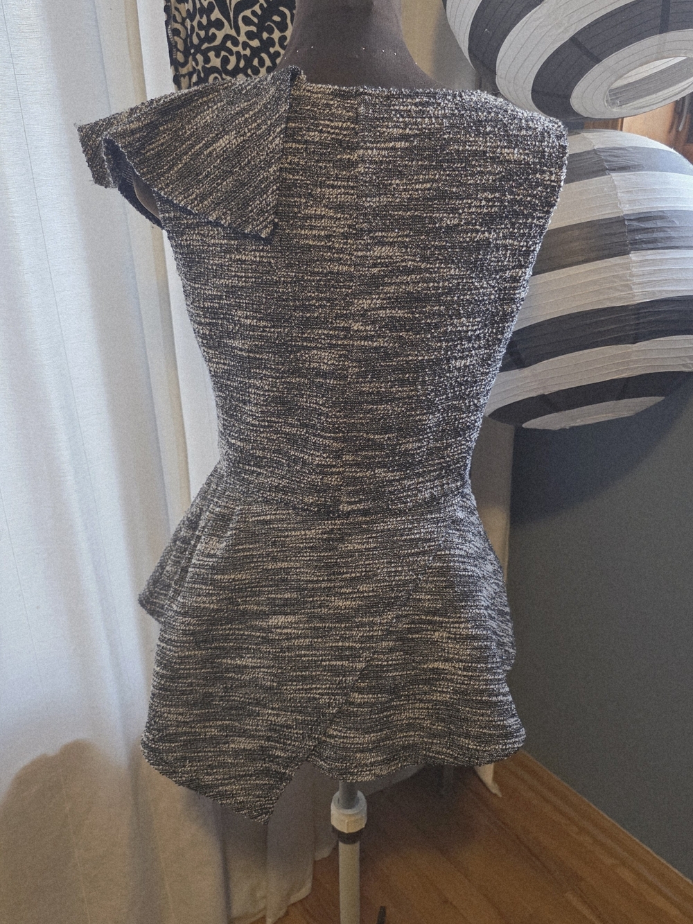 New York & Company Textured Black and White Ruffle Peplum Top - Picture 3 of 4